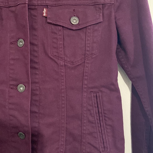 Levi’s Maroon Jean Jacket - Picture 4 of 5